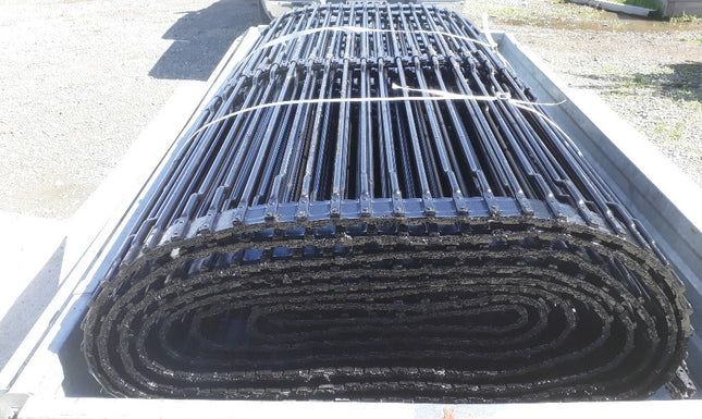 Webs with 3 Traction Belts